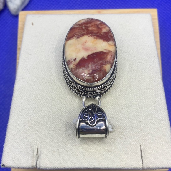 Classic Red Jasper Pendant in Vintage Style Setting! 925 Sterling Silver Overlay - Picture 5 of 15